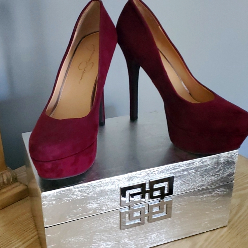 Jessica Simpson, size 9B, 6in heel, burgundy, seude